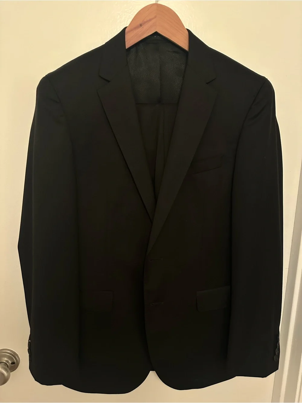 Hugo Boss 38R - 32W Ryan - Wave Black 100% Virgin Wool Suit
